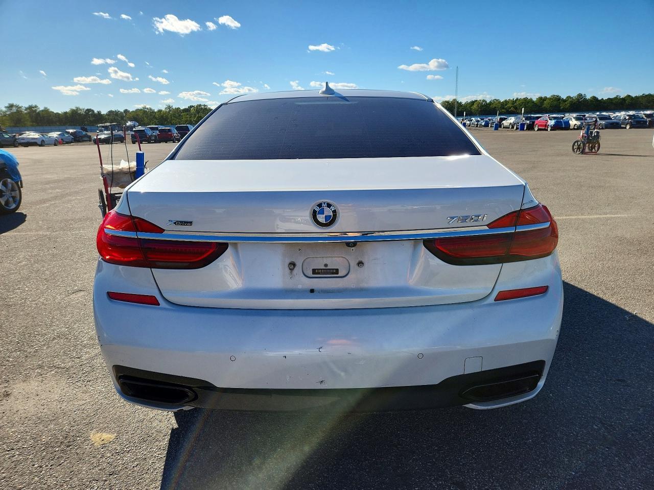 2017 BMW Seria 7 B7 - zdjęcie 6