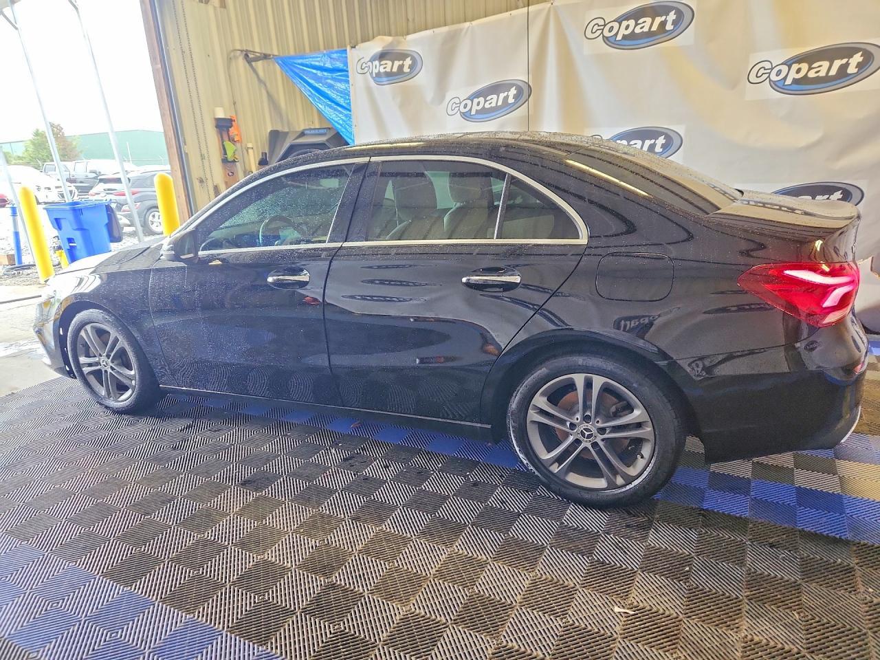 2020 Mercedes-Benz A 220 4Matic - zdjęcie 2