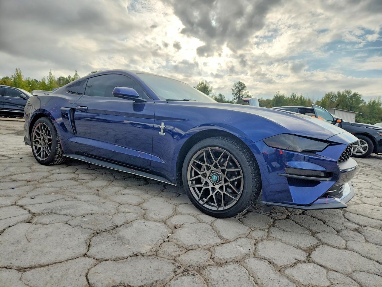 2019 Ford Mustang - zdjęcie 4