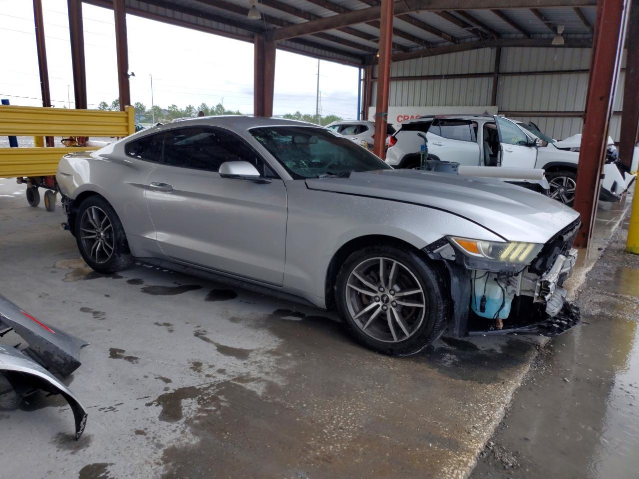 2017 Ford Mustang - zdjęcie 4