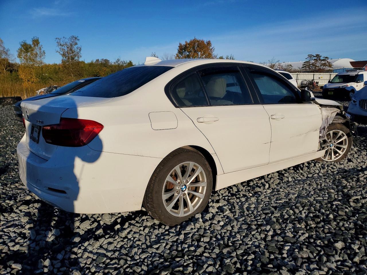 2017 BMW Seria 3 320i - zdjęcie 3
