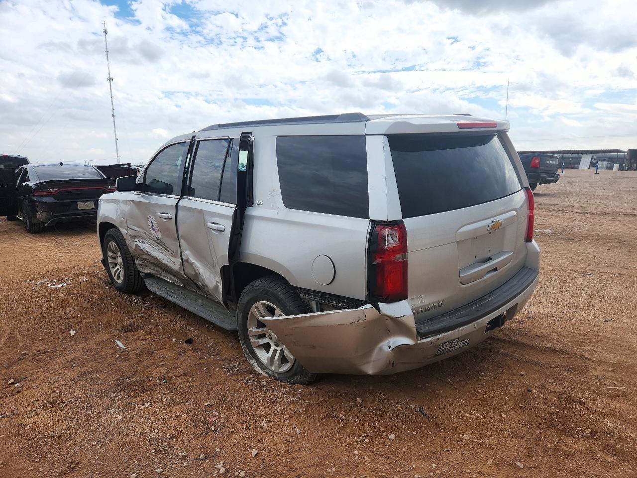2015 Chevrolet Tahoe C1500 Ls - zdjęcie 2
