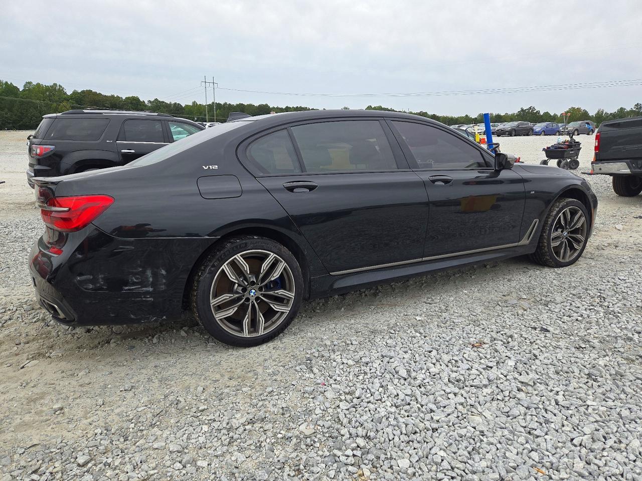 2018 BMW Seria 7 M760i - zdjęcie 3