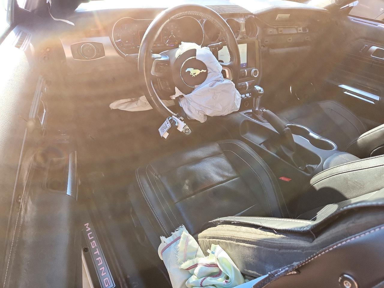 2022 Ford Mustang - zdjęcie 8