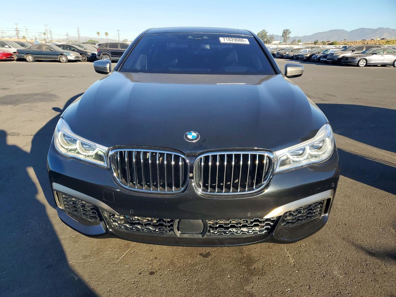 2019 BMW Seria 7 M760i - zdjęcie 5
