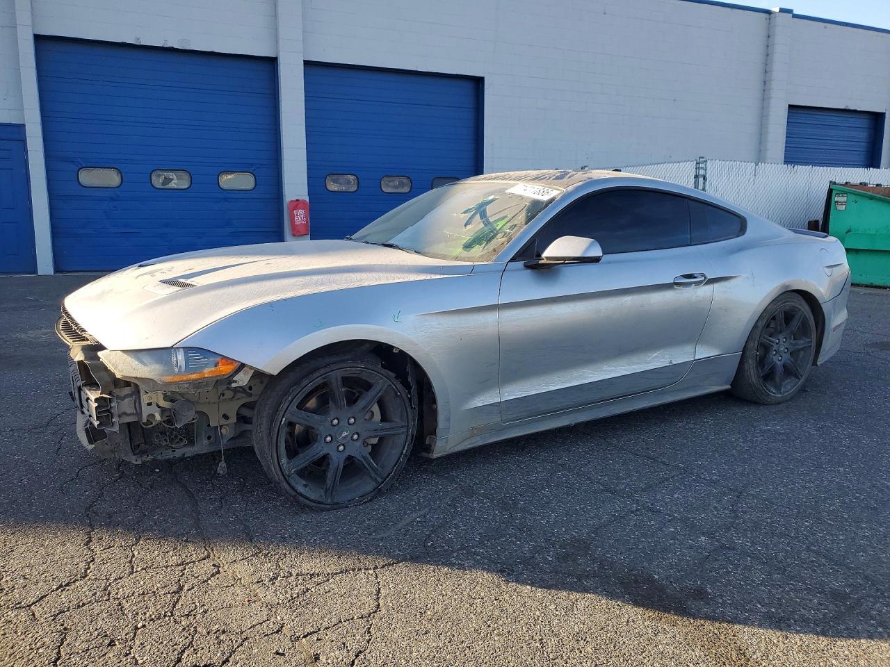 2020 Ford Mustang - zdjęcie główne