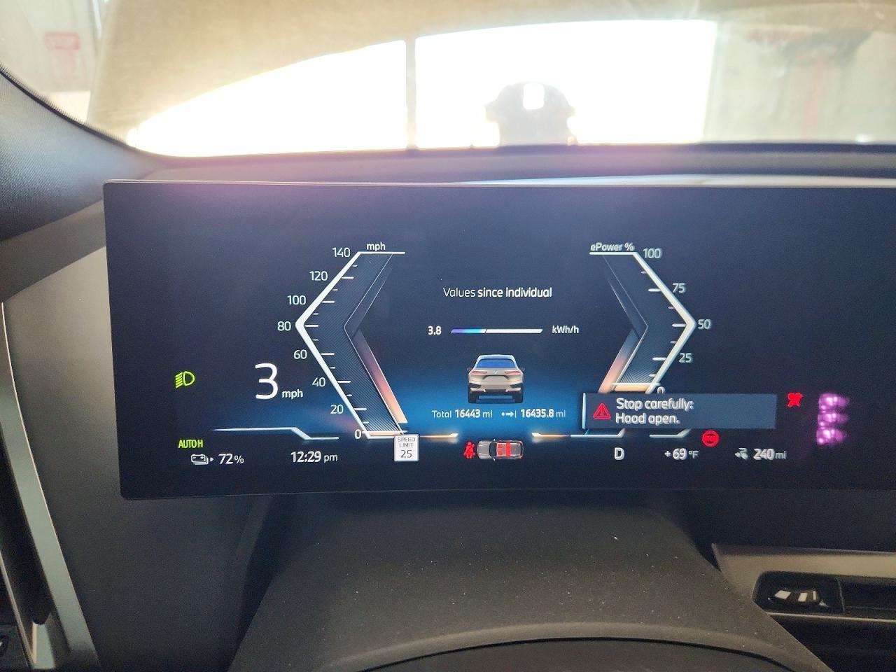 2025 BMW Ix xDrive50 - zdjęcie 9