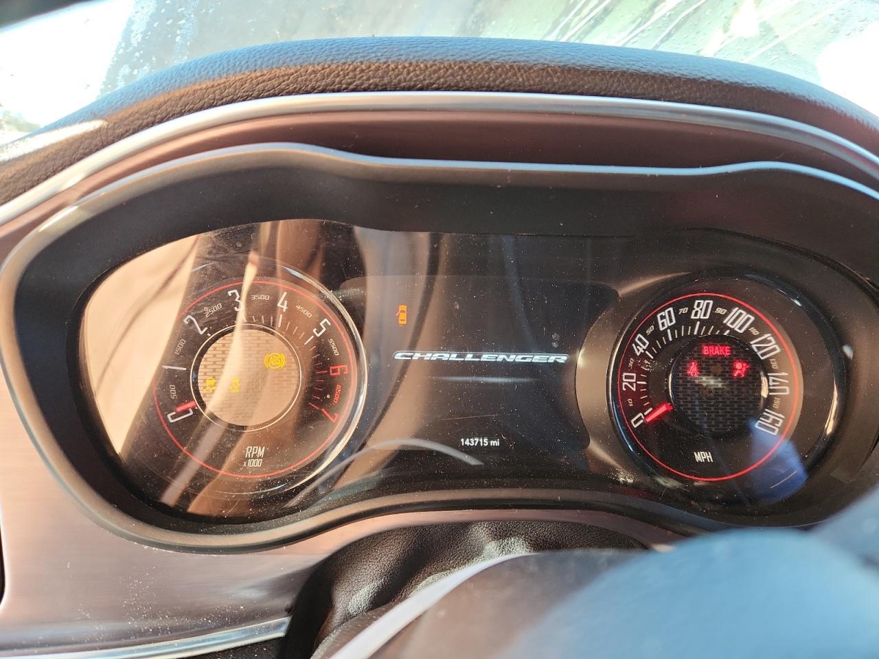 2016 Dodge Challenger R/T - zdjęcie 9