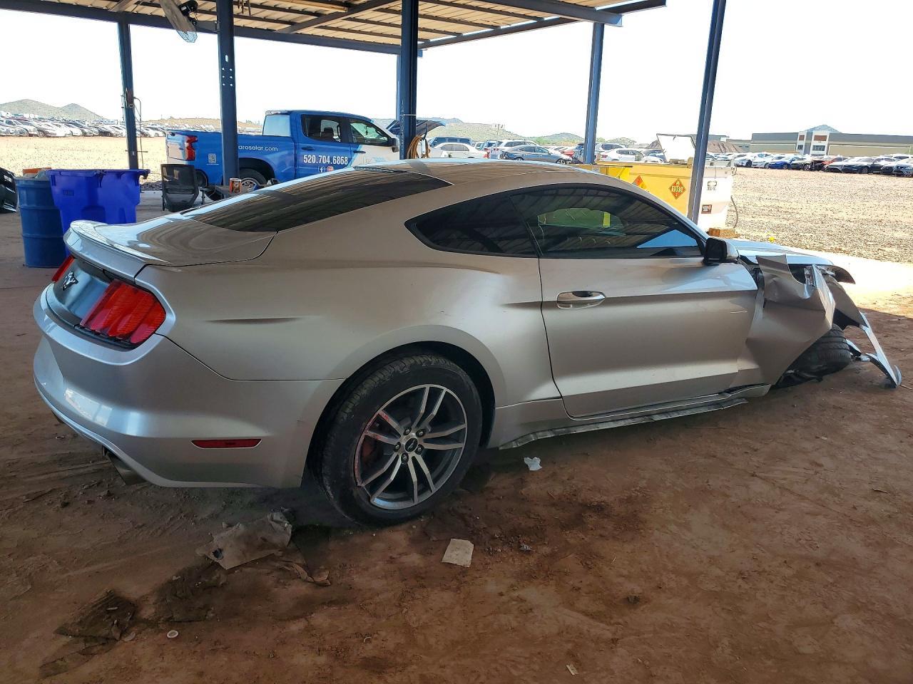 2016 Ford Mustang - zdjęcie 3