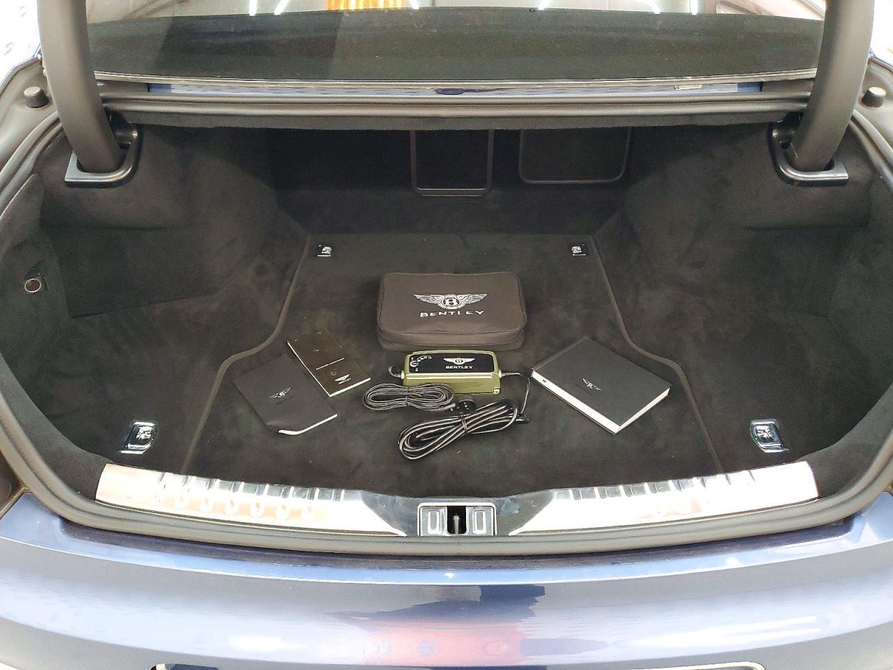 2022 Bentley Flying Spur - zdjęcie 12
