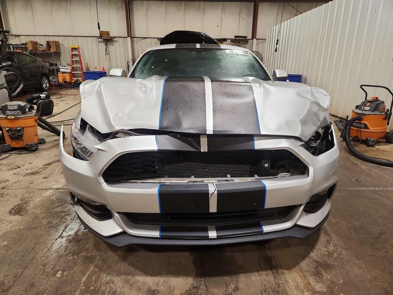 2017 Ford Mustang - zdjęcie 5