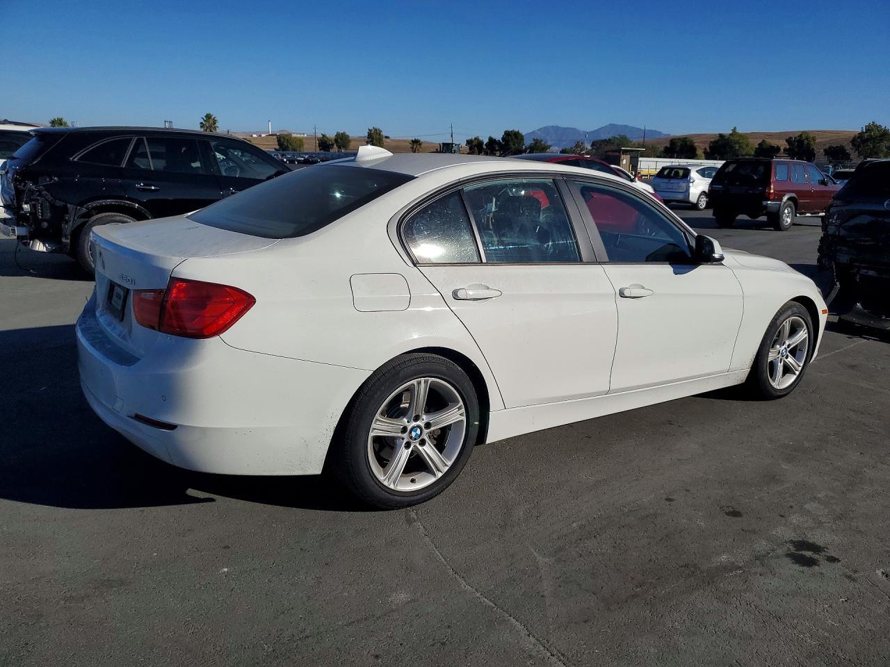 2014 BMW 320 I - zdjęcie 3