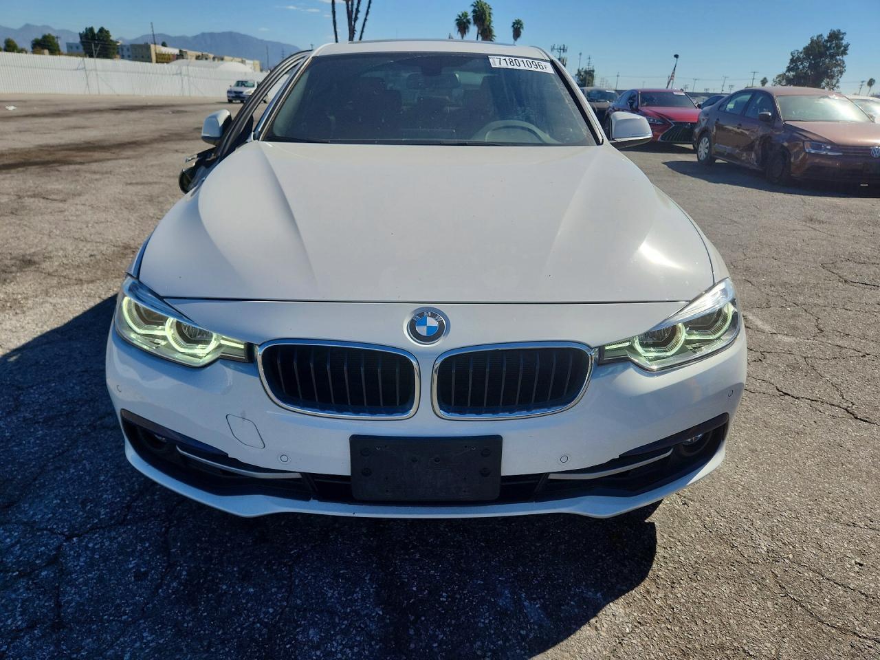 2017 BMW Seria 3 330i - zdjęcie 5