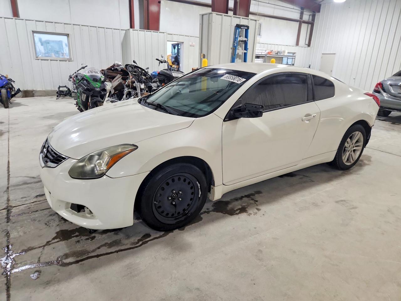 2013 Nissan Altima S - zdjęcie główne