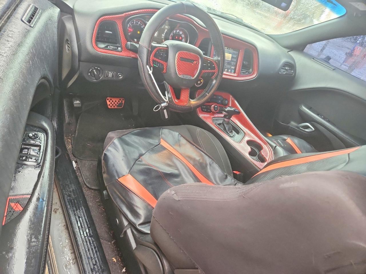 2017 Dodge Challenger - zdjęcie 8