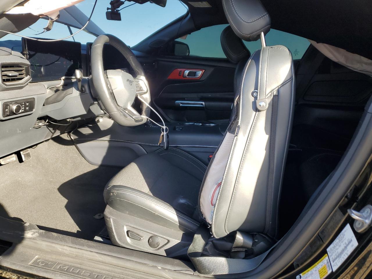 2025 Ford Mustang - zdjęcie 7