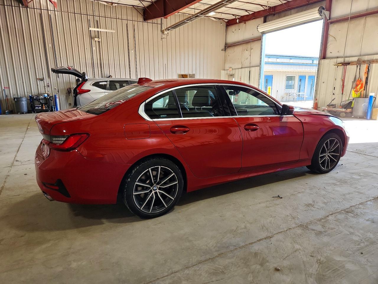 2020 BMW Seria 3 330i - zdjęcie 3