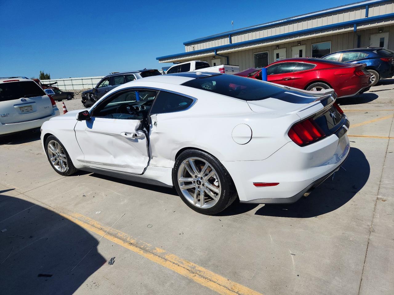 2017 Ford Mustang - zdjęcie 2
