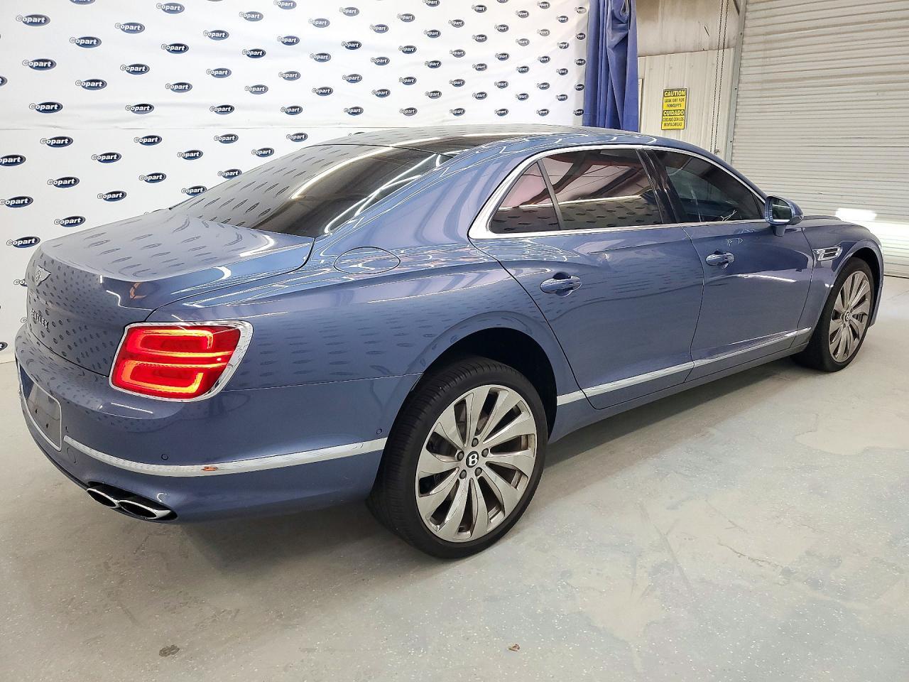 2022 Bentley Flying Spur - zdjęcie 3