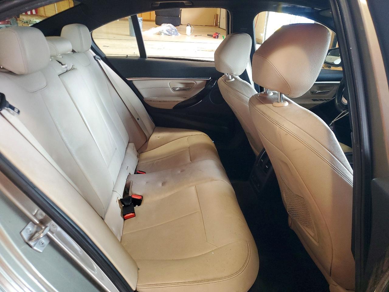 2016 BMW Seria 3 328i - zdjęcie 10