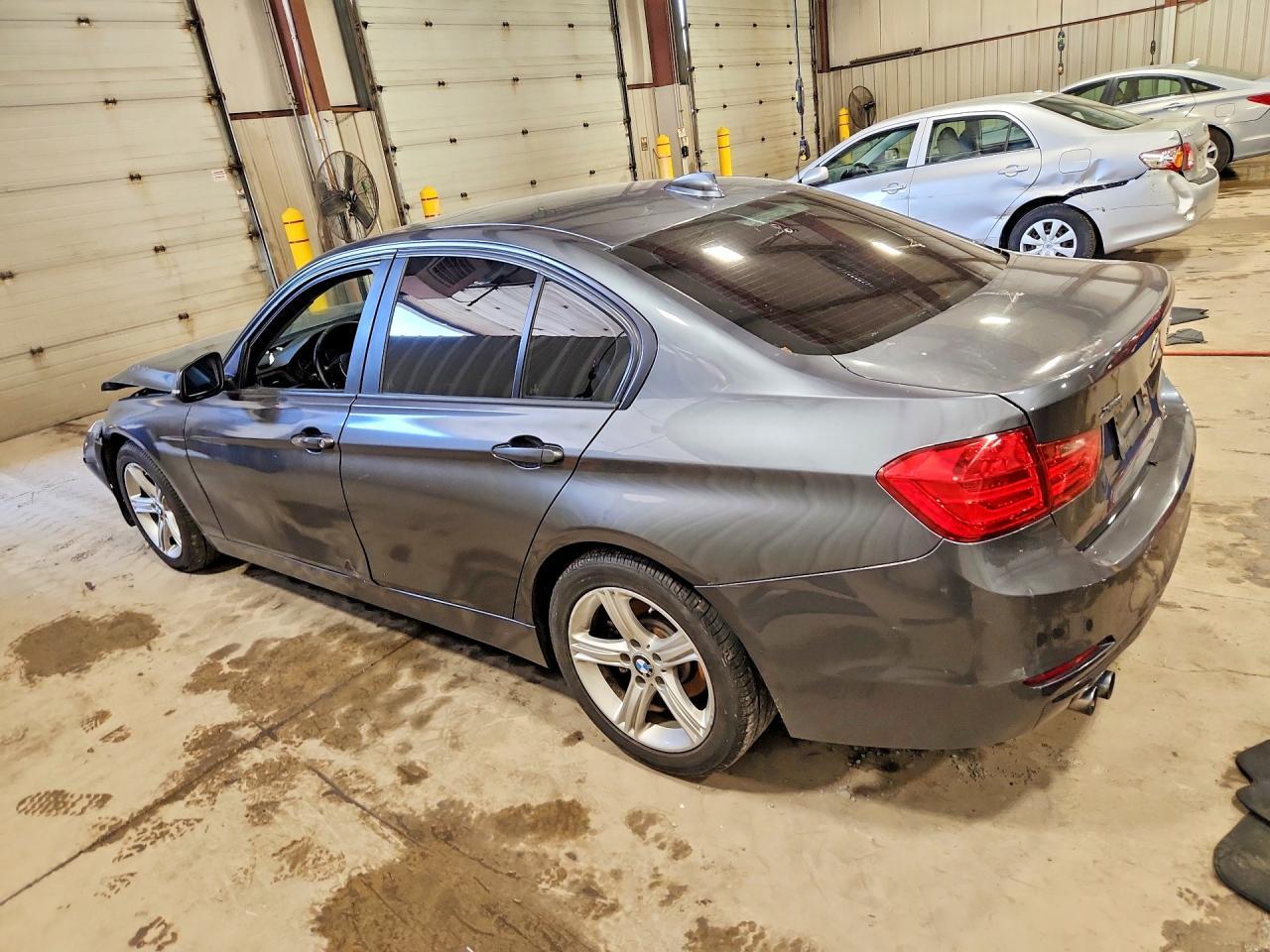 2014 BMW Seria 3 328i - zdjęcie 2