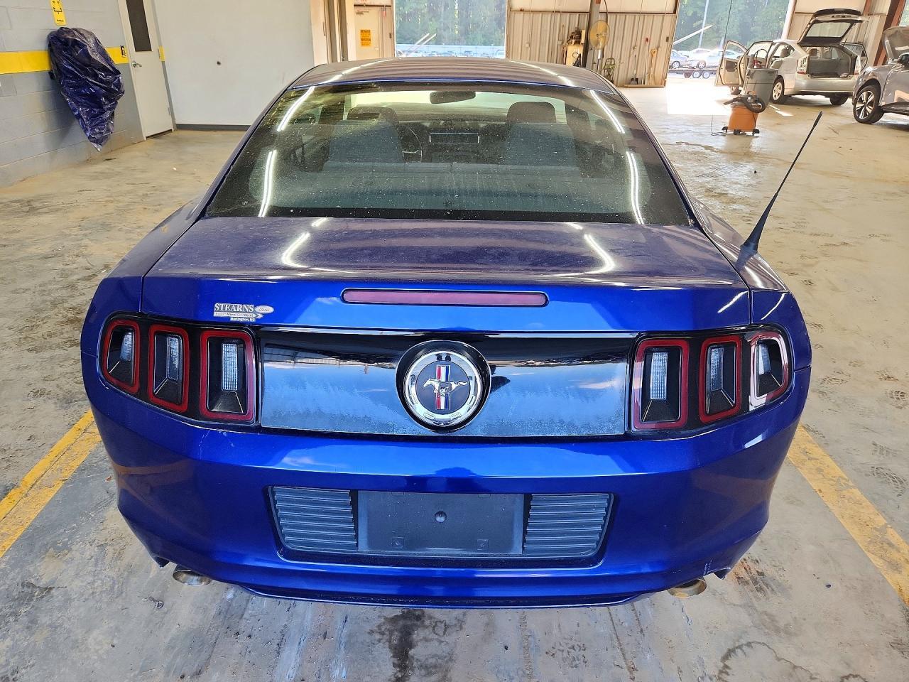 2014 Ford Mustang Base - zdjęcie 6