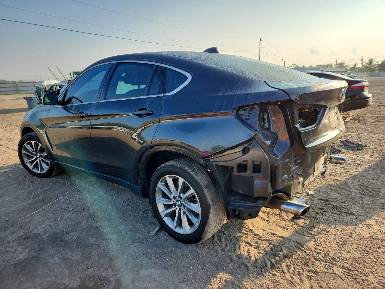 2017 BMW X6 xDrive35I - zdjęcie 2