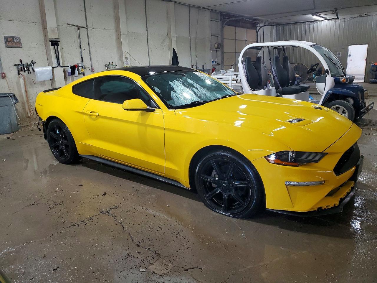 2018 Ford Mustang - zdjęcie 4