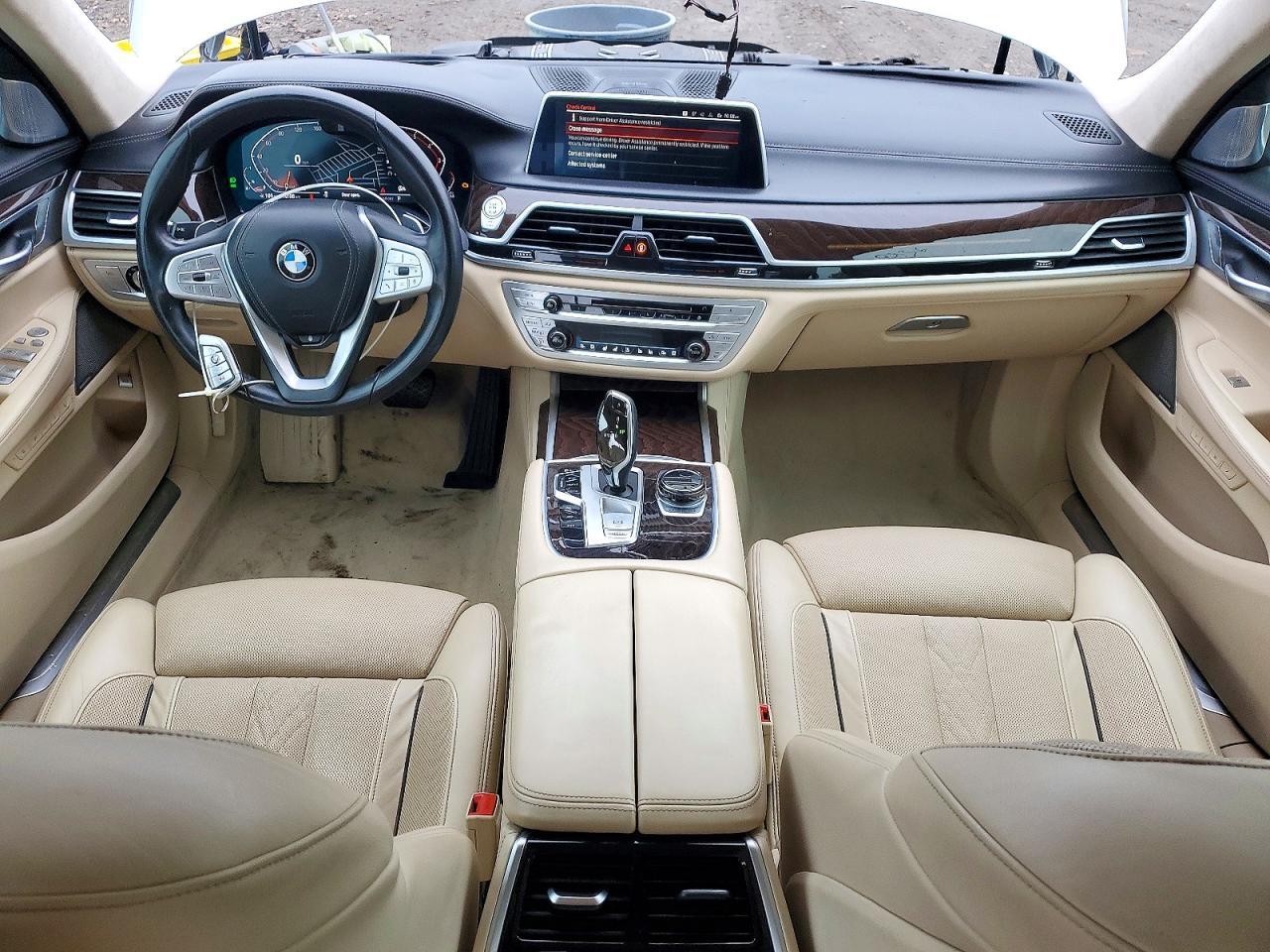 2020 BMW Seria 7 750i - zdjęcie 8
