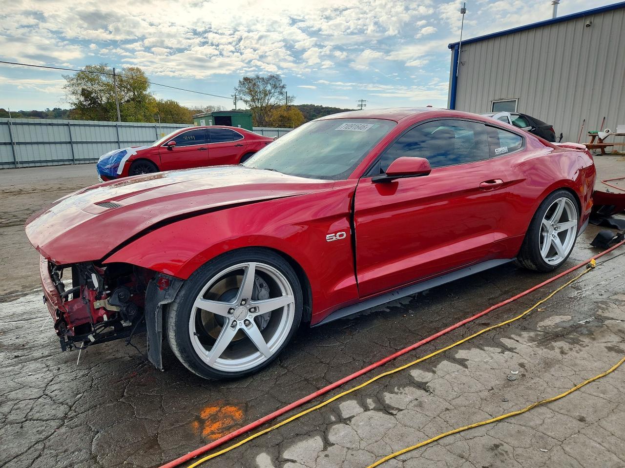 2022 Ford Mustang Gt - zdjęcie główne