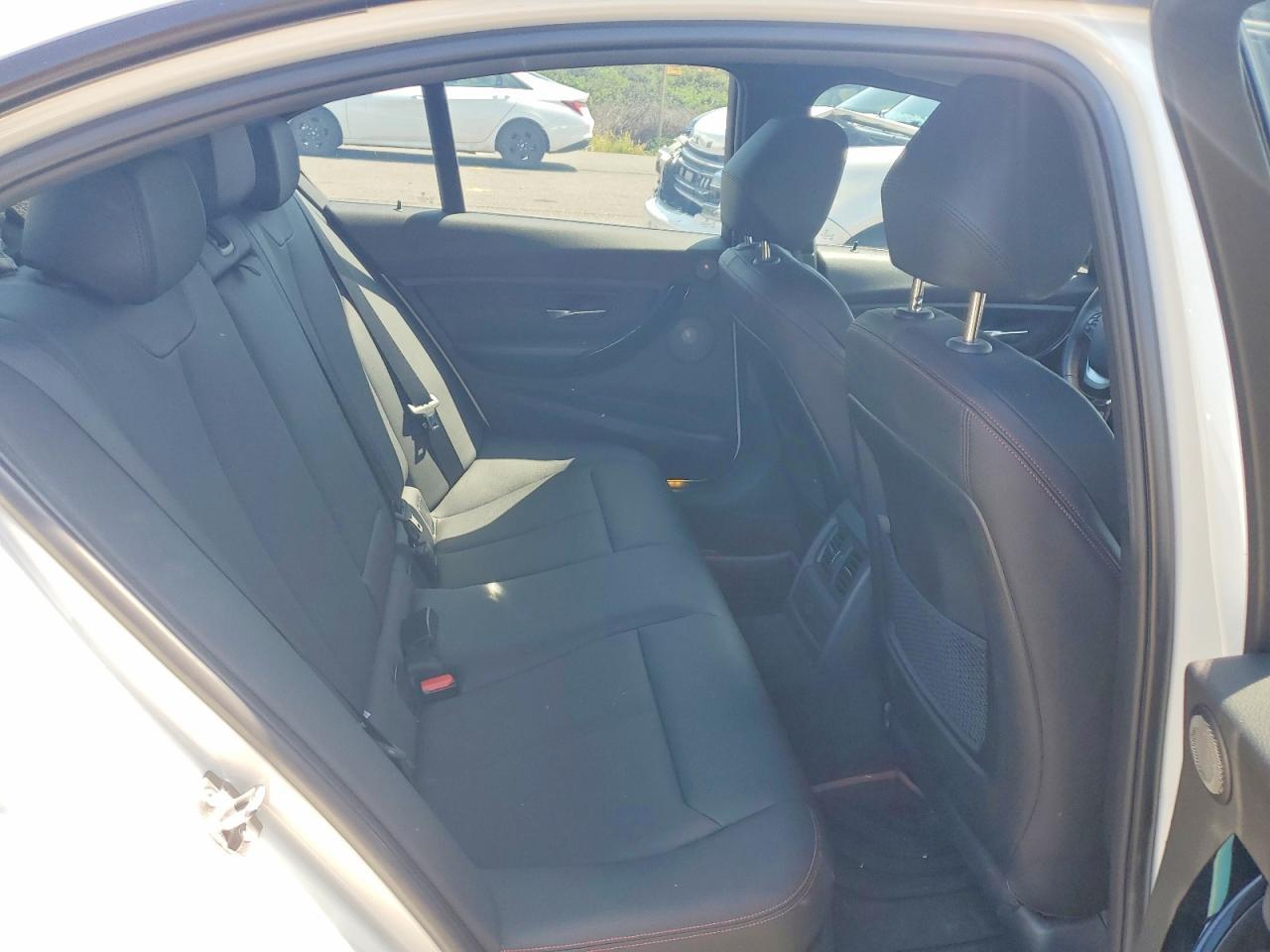 2013 BMW 328 I - zdjęcie 10