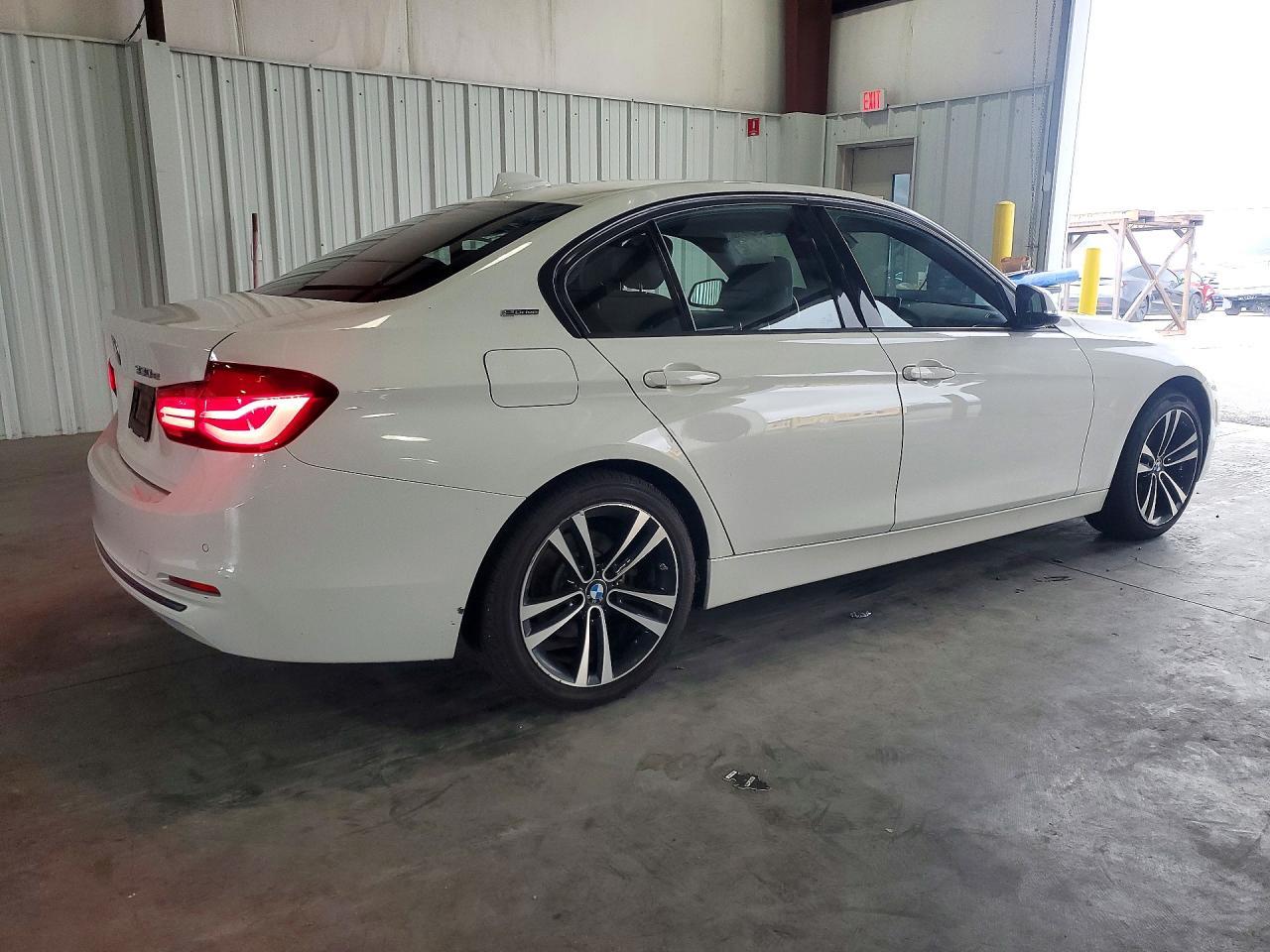2018 BMW 330E - zdjęcie 3