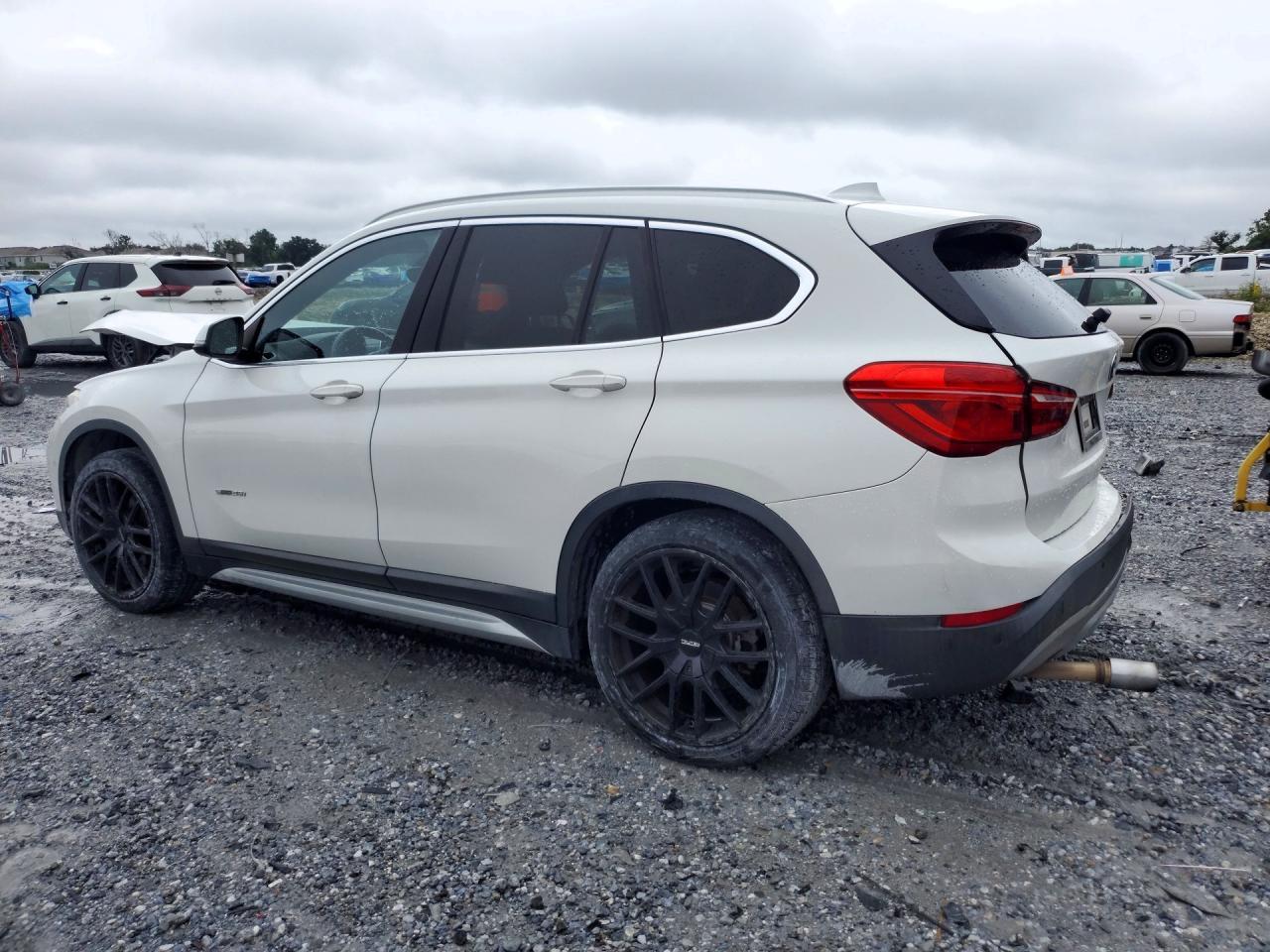 2017 BMW X1 Sdrive28I - zdjęcie 2