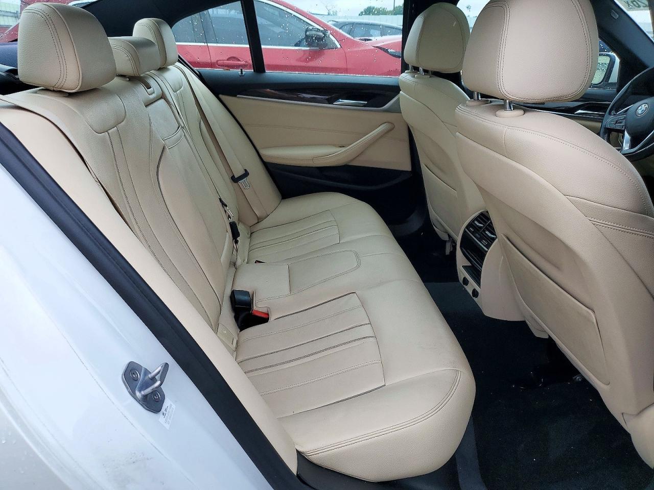 2019 BMW 530E - zdjęcie 10