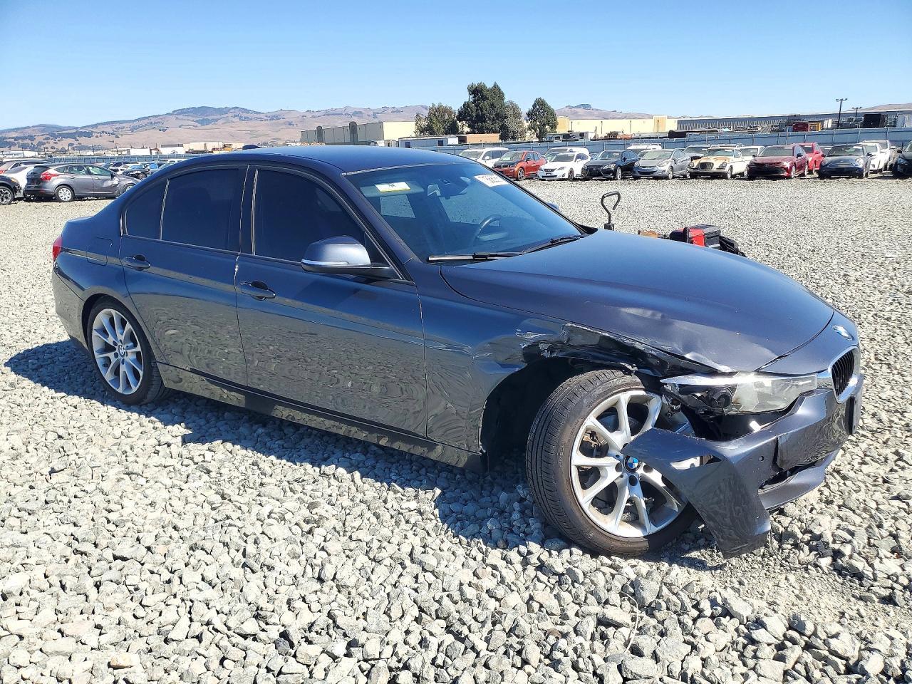2014 BMW 320 I - zdjęcie 4