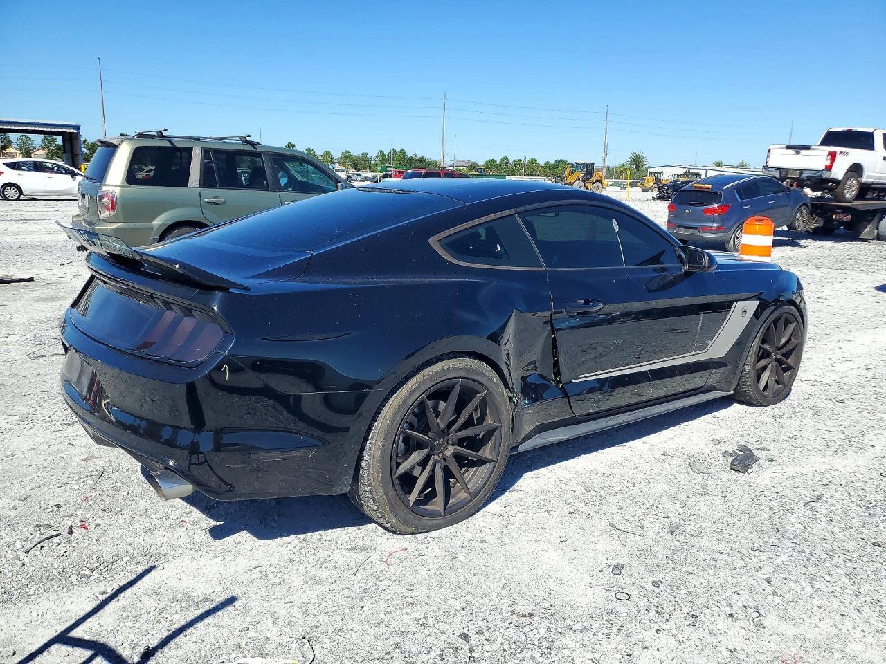 2016 Ford Mustang - zdjęcie 3
