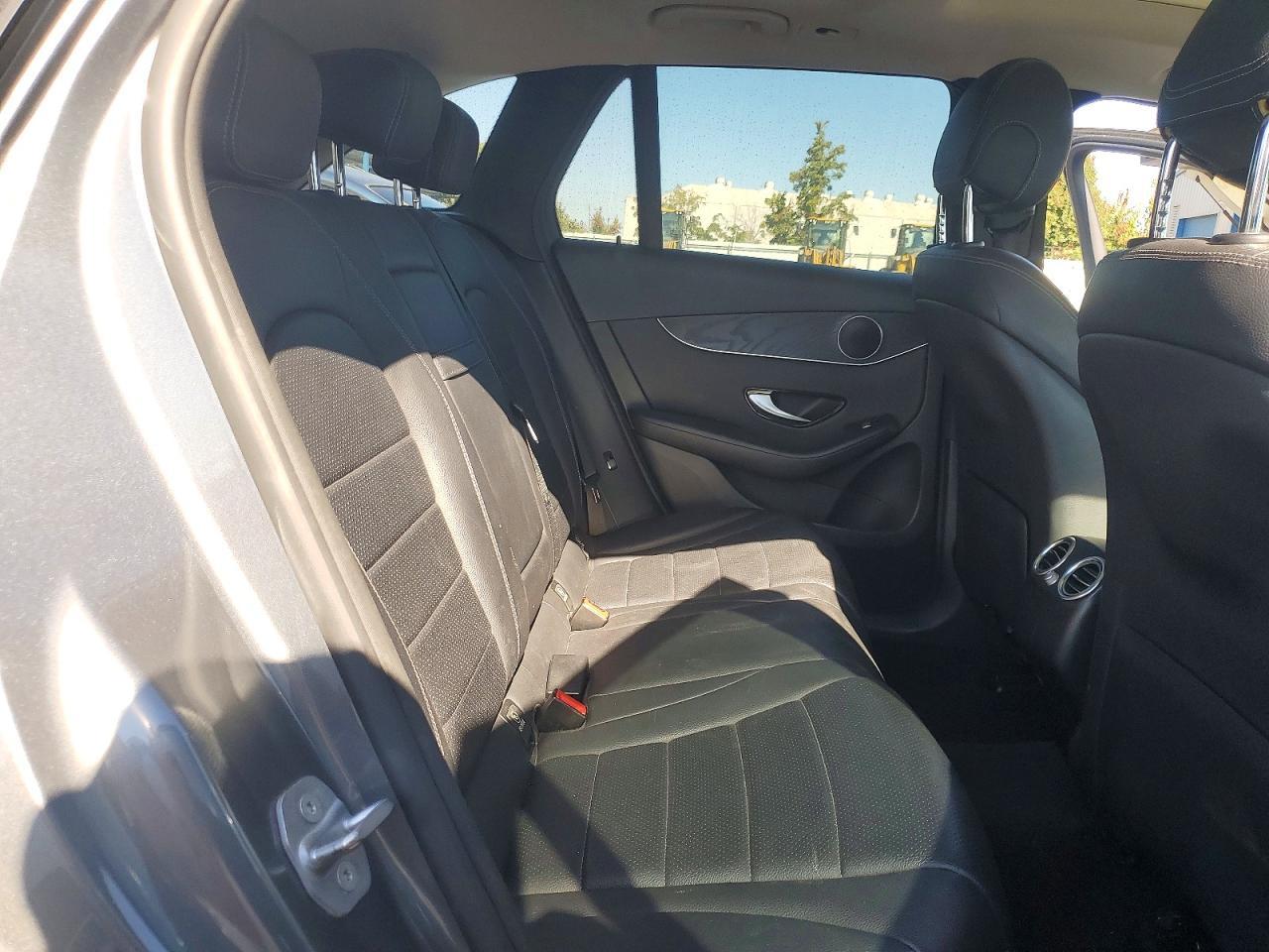 2016 Mercedes-Benz Glc 300 4Matic - zdjęcie 11
