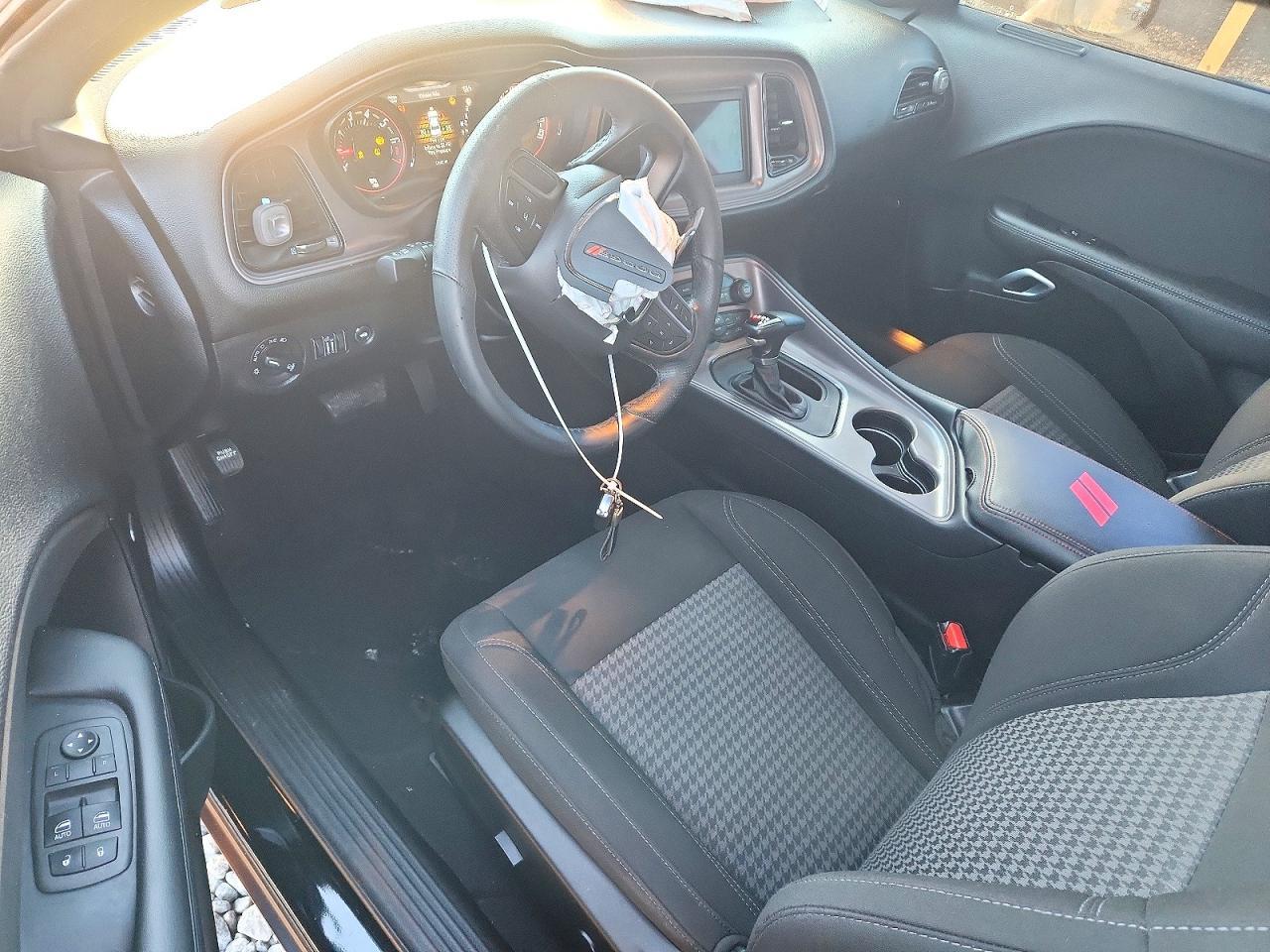 2023 Dodge Challenger Sxt - zdjęcie 8