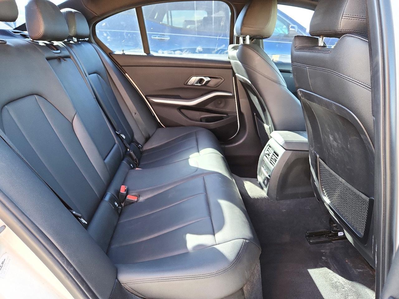 2019 BMW 330I - zdjęcie 10