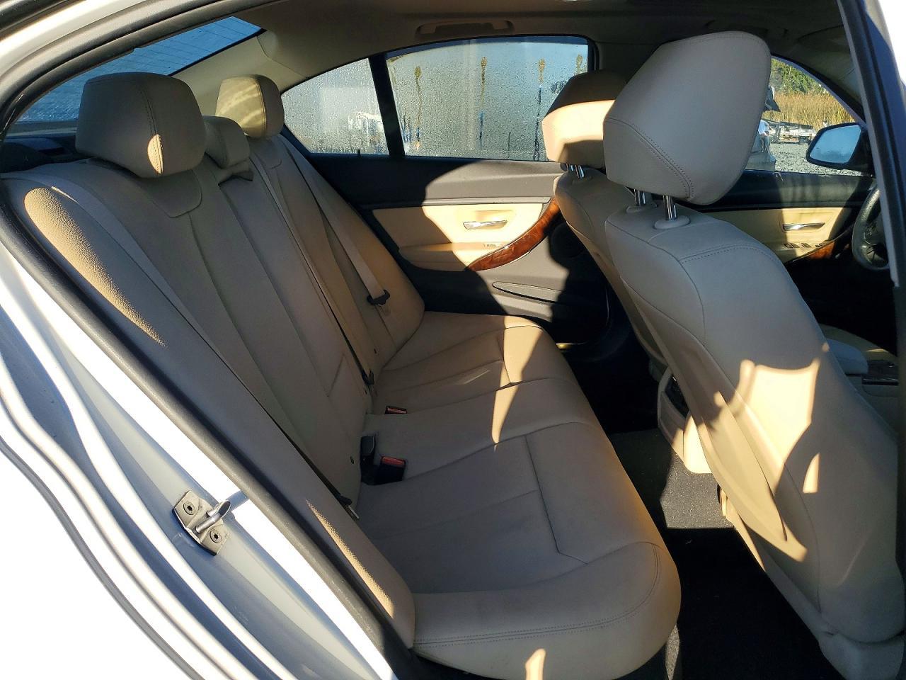2017 BMW Seria 3 320i - zdjęcie 10