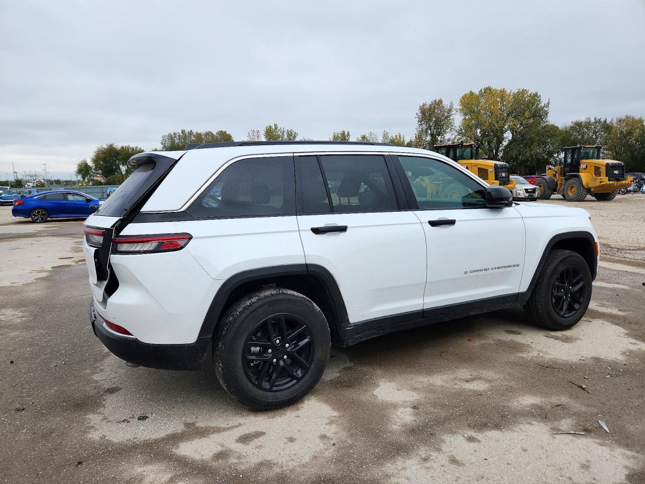 2025 Jeep Grand Cherokee Laredo - zdjęcie 3