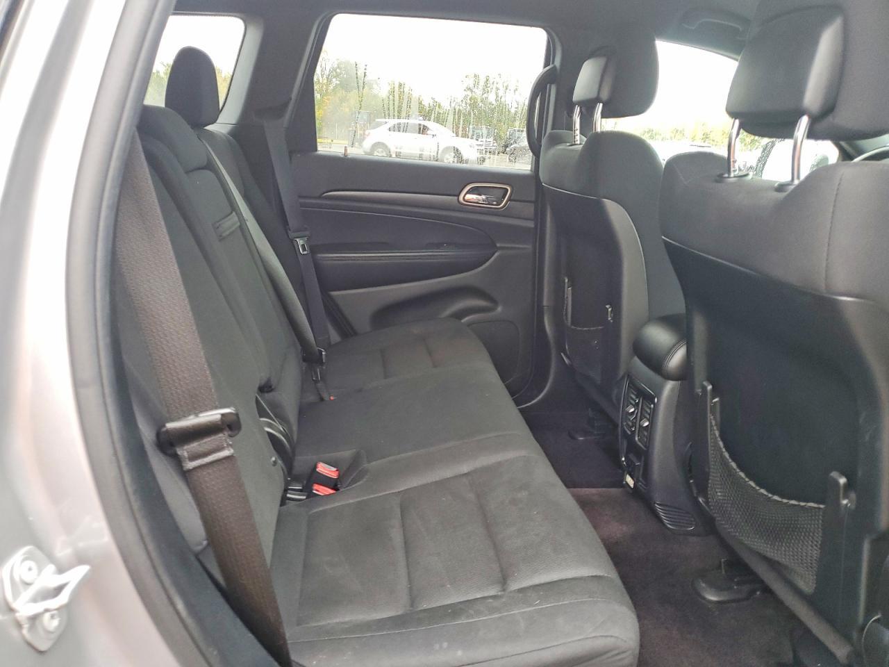2017 Jeep Grand Cherokee Laredo - zdjęcie 11