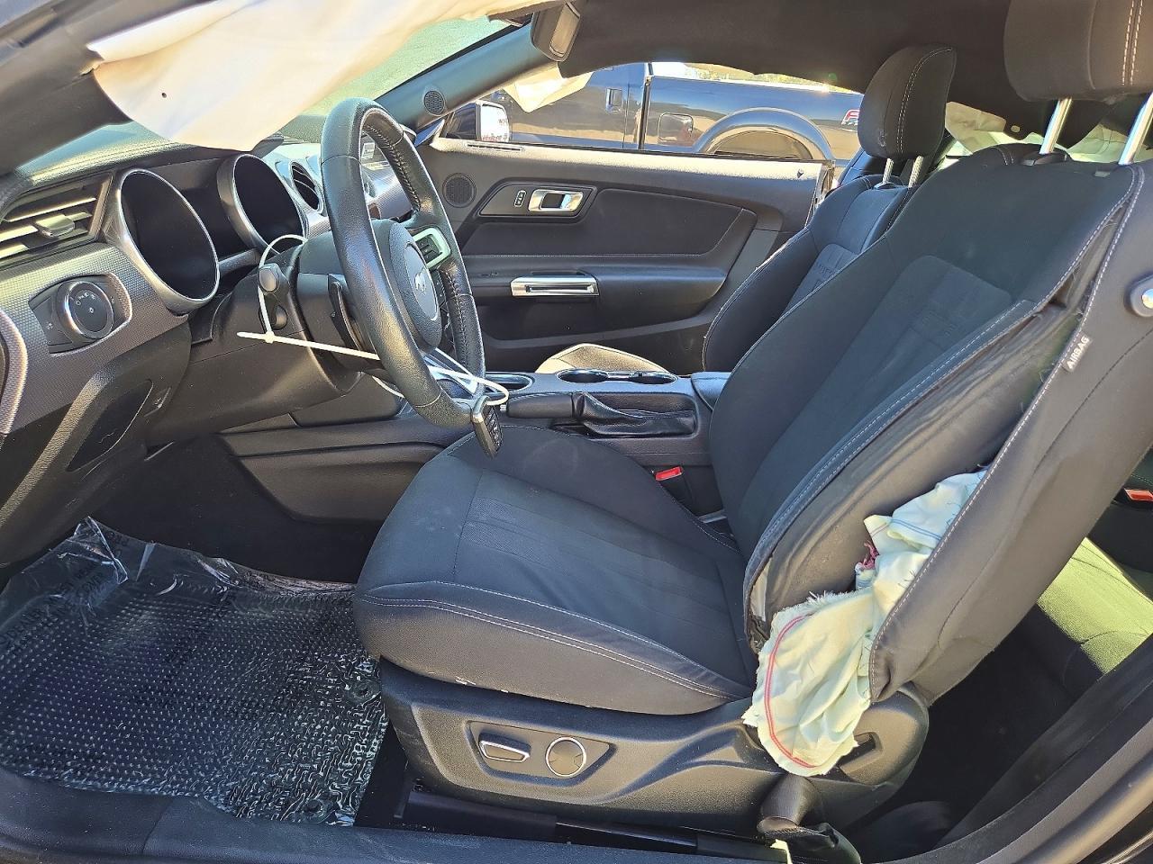 2019 Ford Mustang - zdjęcie 7