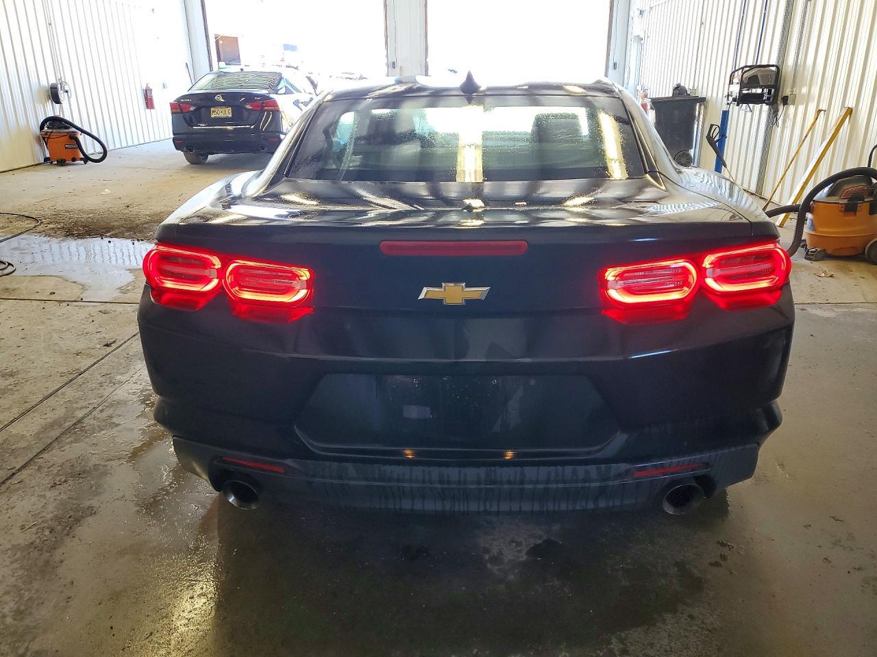 2021 Chevrolet Camaro Ls - zdjęcie 6