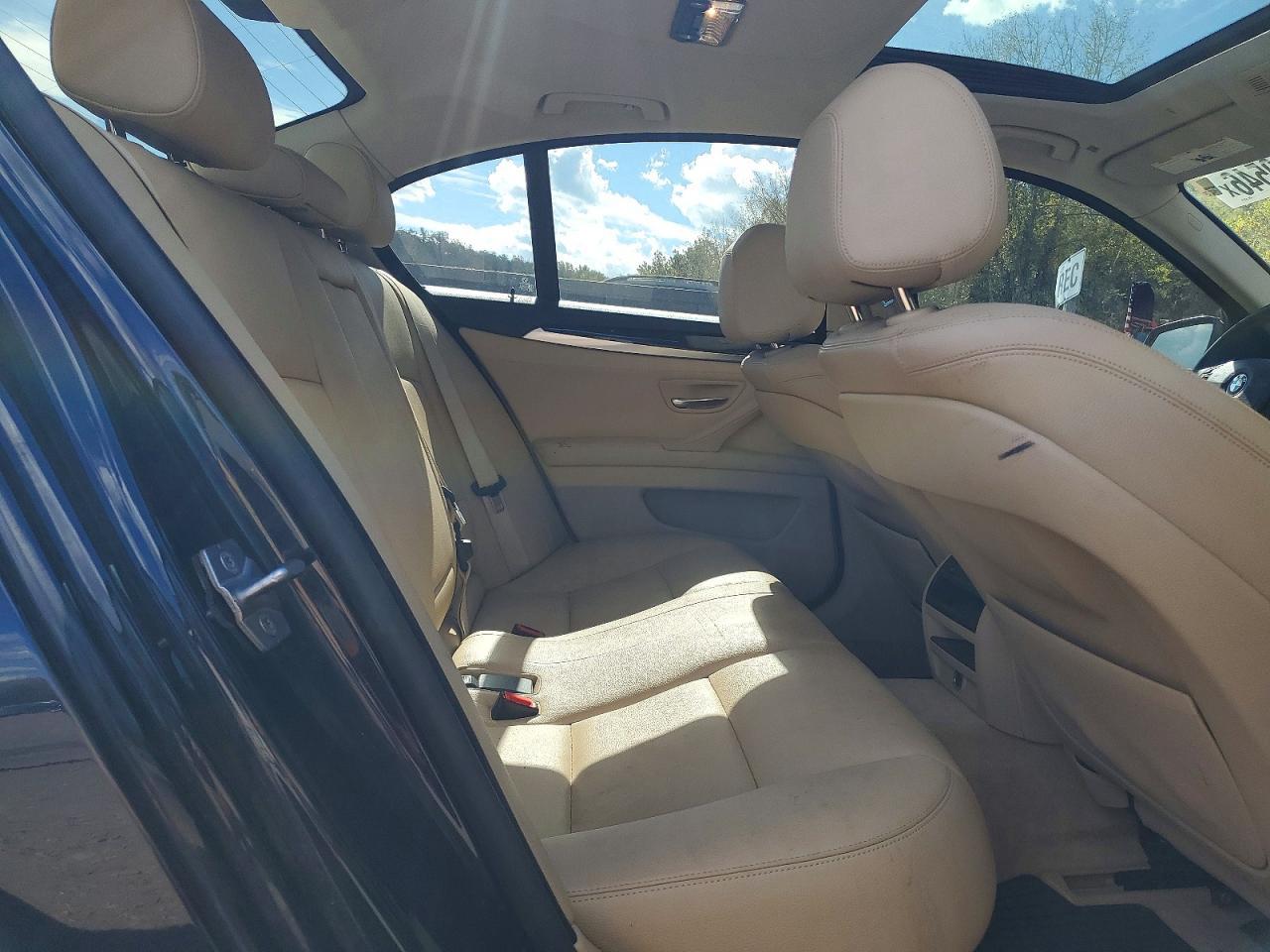 2014 BMW Seria 5 535i - zdjęcie 10