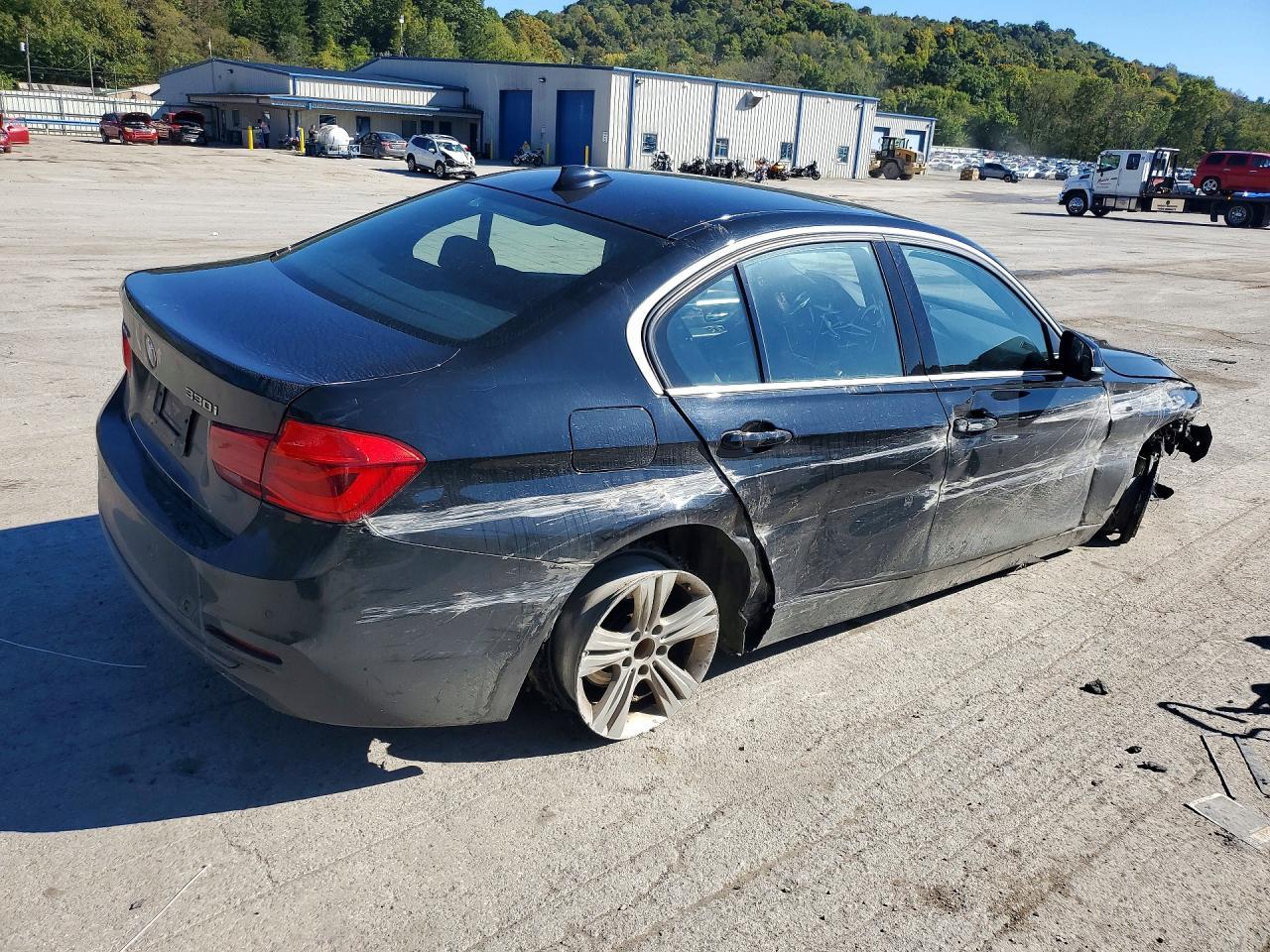 2018 BMW Seria 3 330i - zdjęcie 3