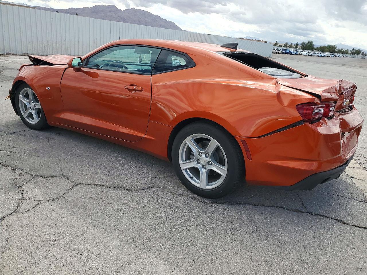 2023 Chevrolet Camaro Ls - zdjęcie 2