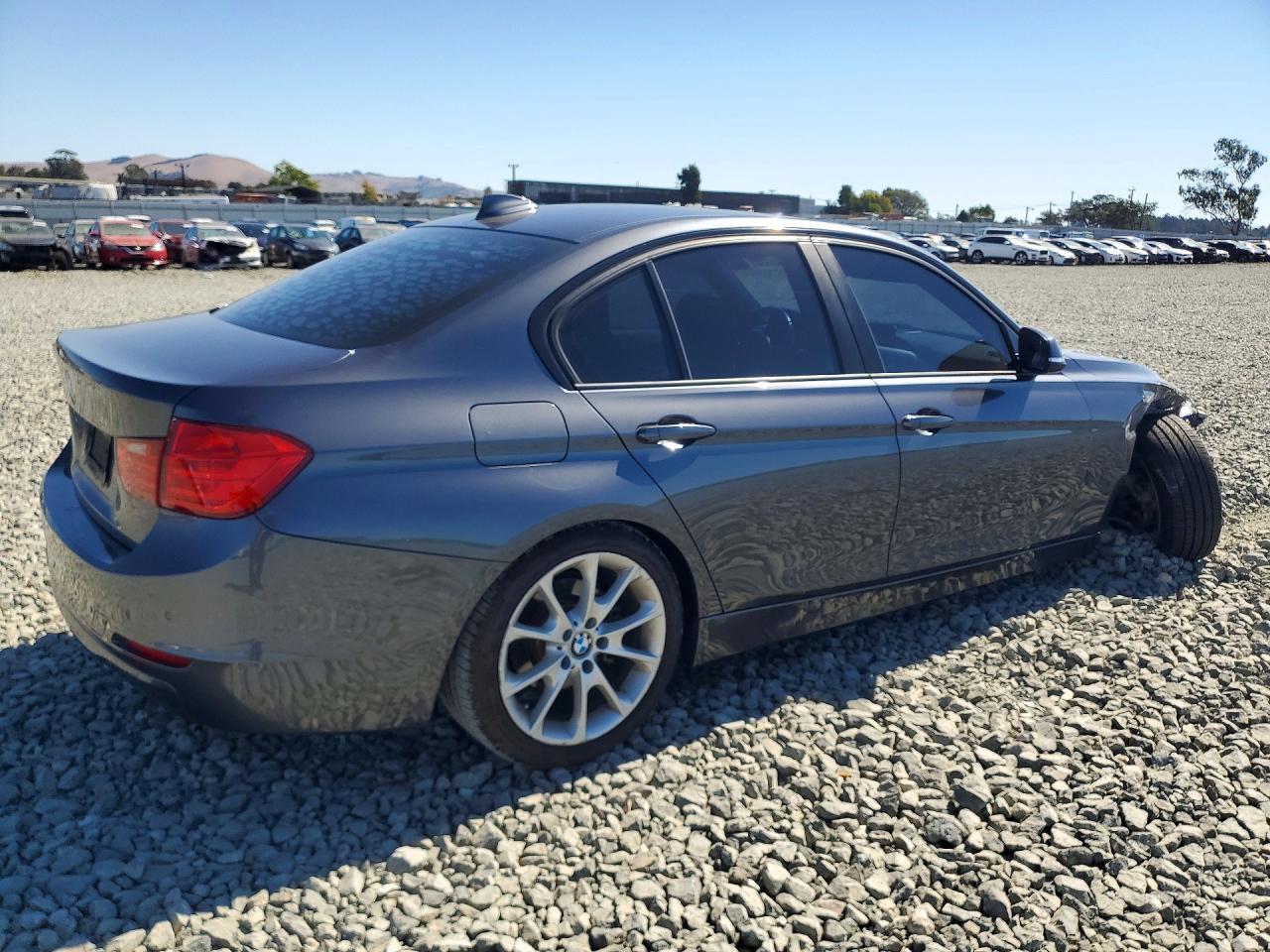 2014 BMW 320 I - zdjęcie 3