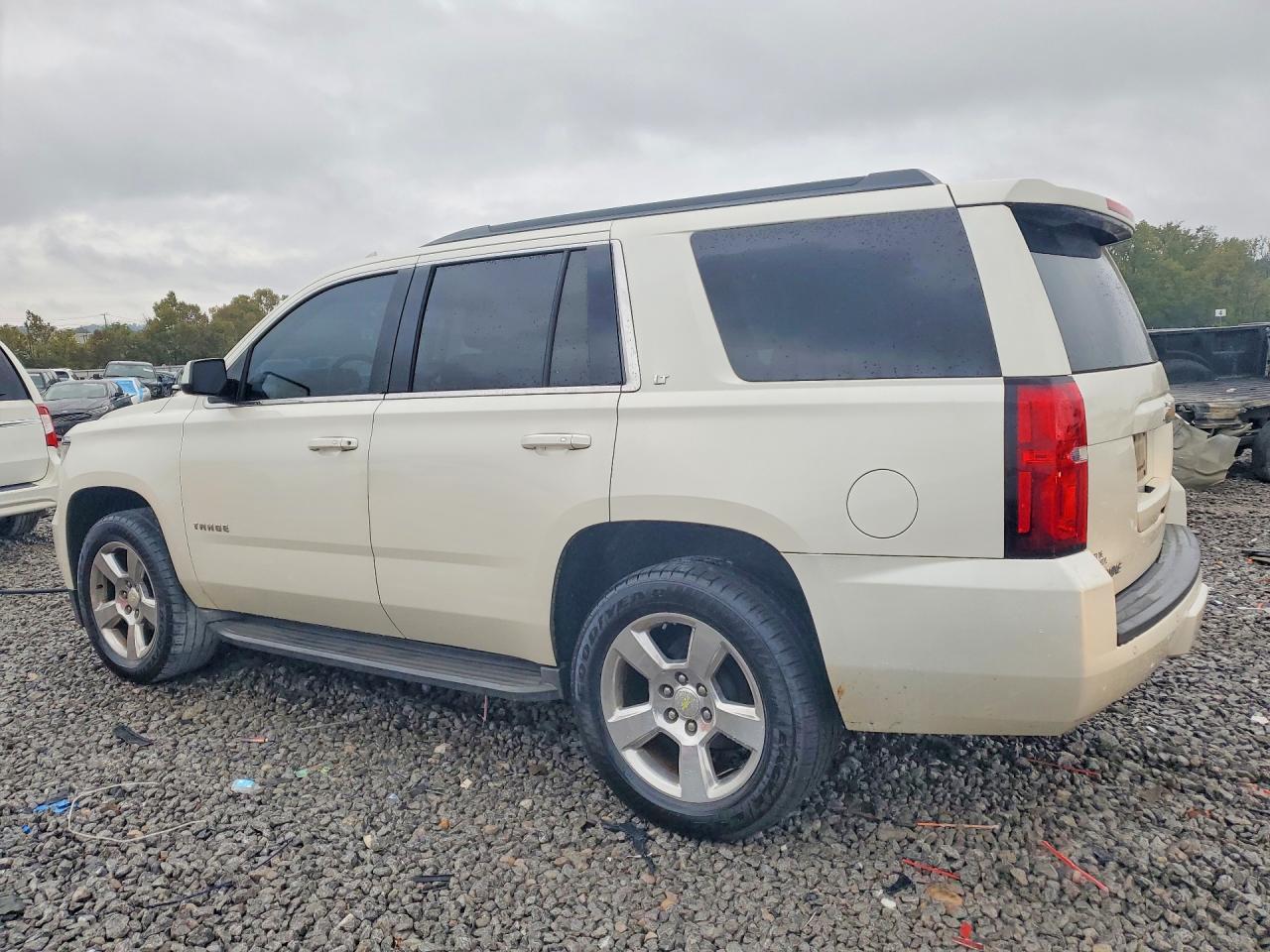 2015 Chevrolet Tahoe C1500 Lt - zdjęcie 2