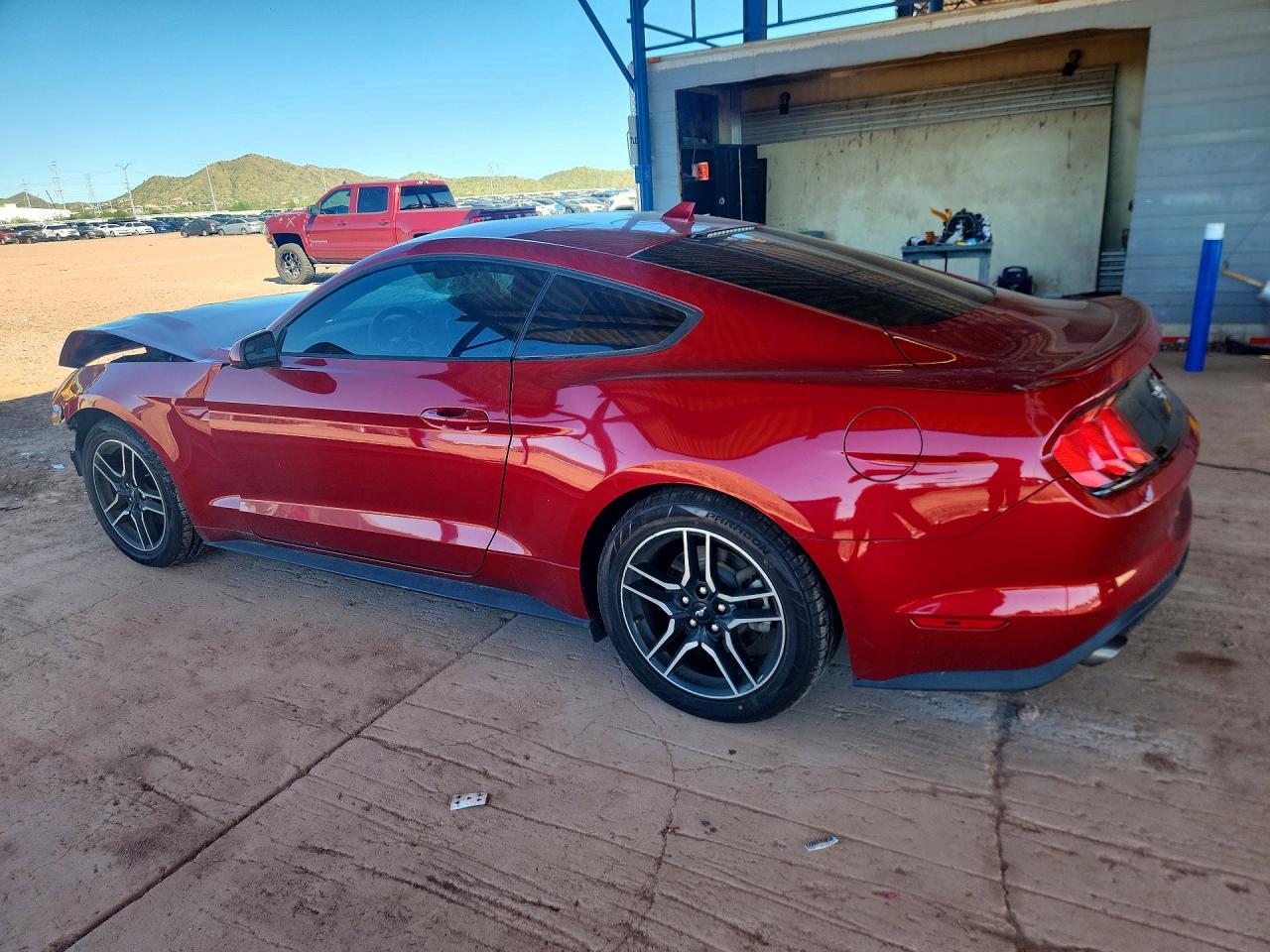 2020 Ford Mustang - zdjęcie 2